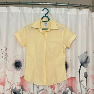 Brooks Brothers Fitted Non-Iron Yellow Short Sleeve Button Shirt